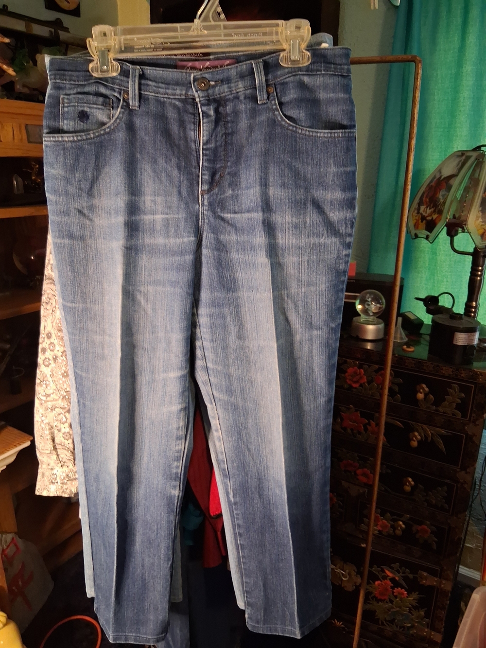 Gloria Vanderbilt Light Blue Straight-Leg Jeans